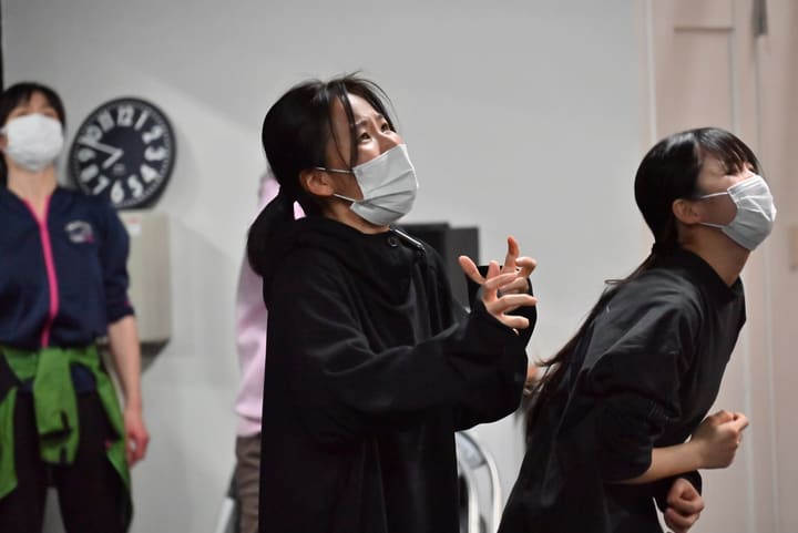 歌とダンスがメインの一日、内なるものを込める｜劇団カスタリア 稽古日誌#73